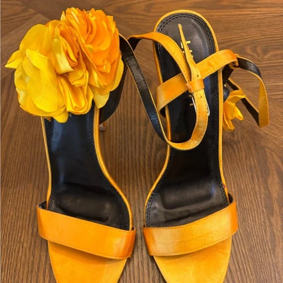 Chic Yellow Floral Heels - Picture 2 of 5
